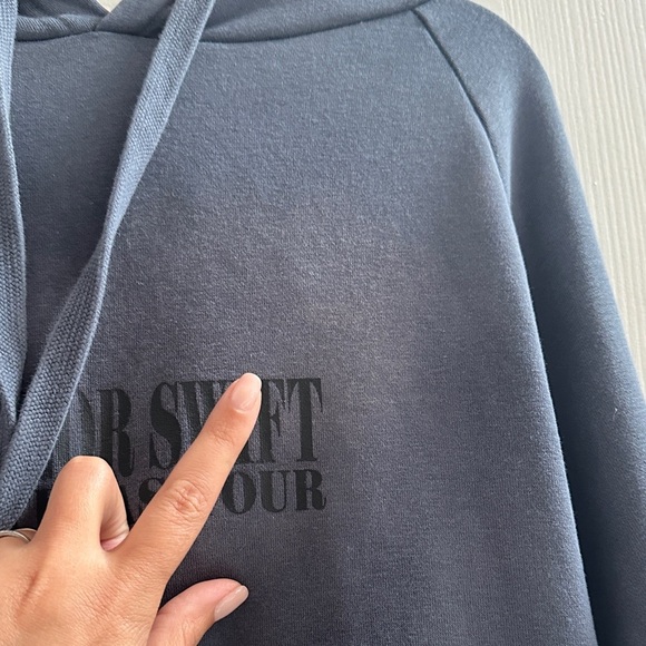 Taylor Swift The Eras Tour 2023 Oversized Navy Washed Blue Hoodie Women’s Large - Picture 6 of 7